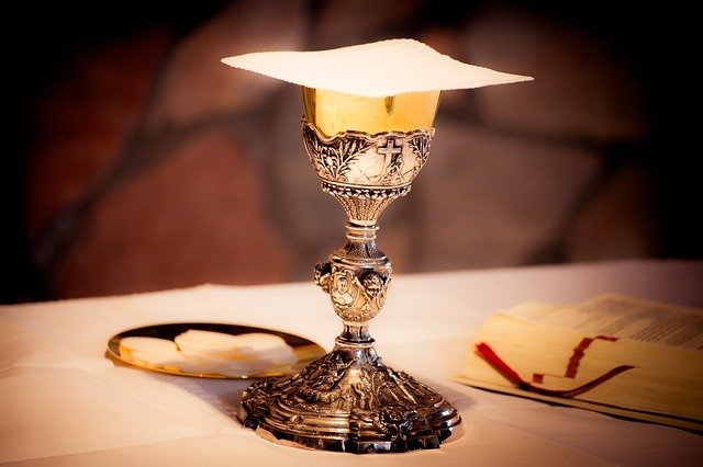 chalice-1591668_640