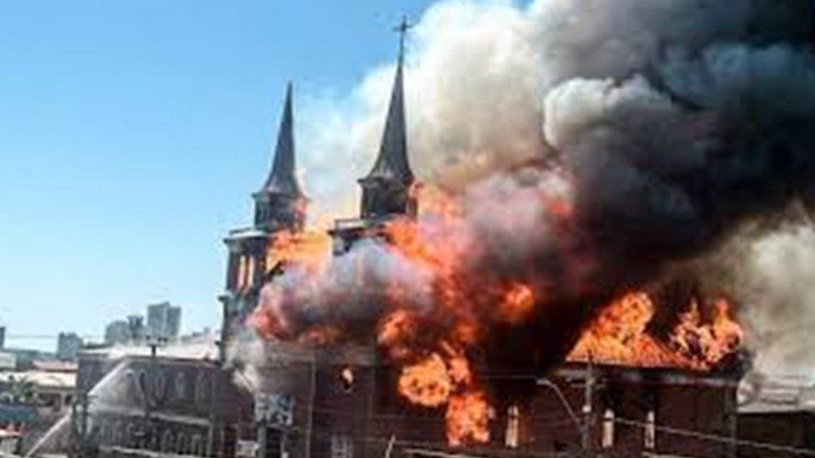 incendio igreja